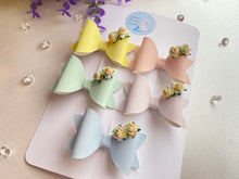 Load image into Gallery viewer, Holly Bow Set