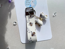 Load image into Gallery viewer, Honey Bee Wristlet