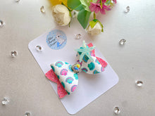 Load image into Gallery viewer, Seashell Canvas Bow