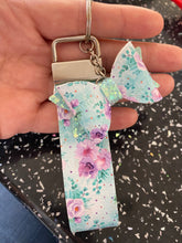 Load image into Gallery viewer, Floral Bow Wristlet