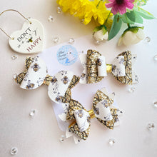 Load image into Gallery viewer, Beehive Crackle Bow
