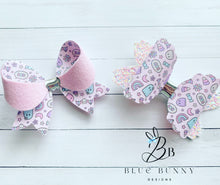 Load image into Gallery viewer, Pretty Boo Wrap Bow
