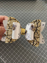 Load image into Gallery viewer, Beehive Crackle Bow
