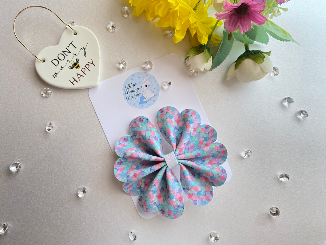 Mermaid Fan Bow