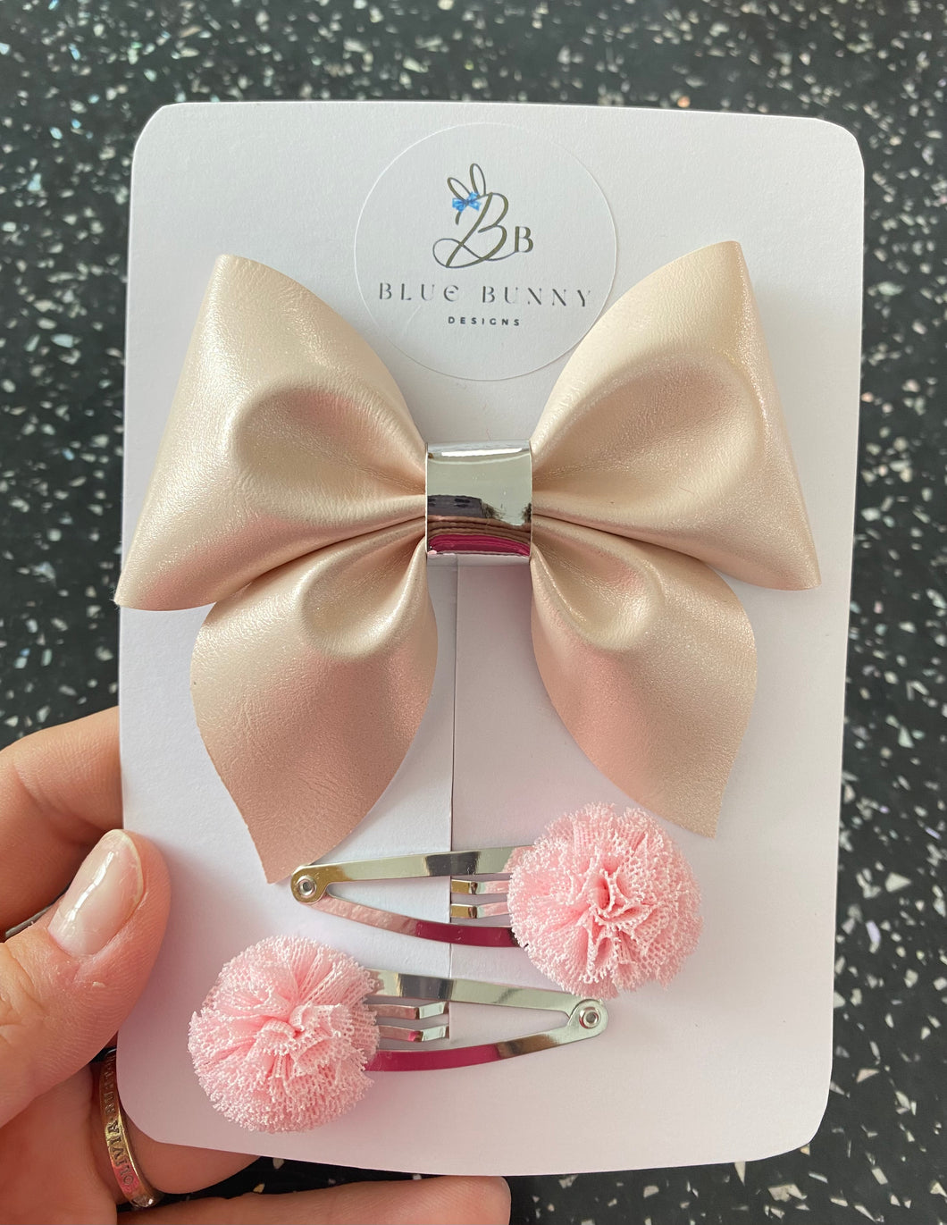 Pom Pom bow and clip set
