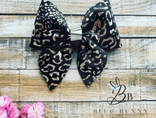 Load image into Gallery viewer, Metallic Leopard Print Bows
